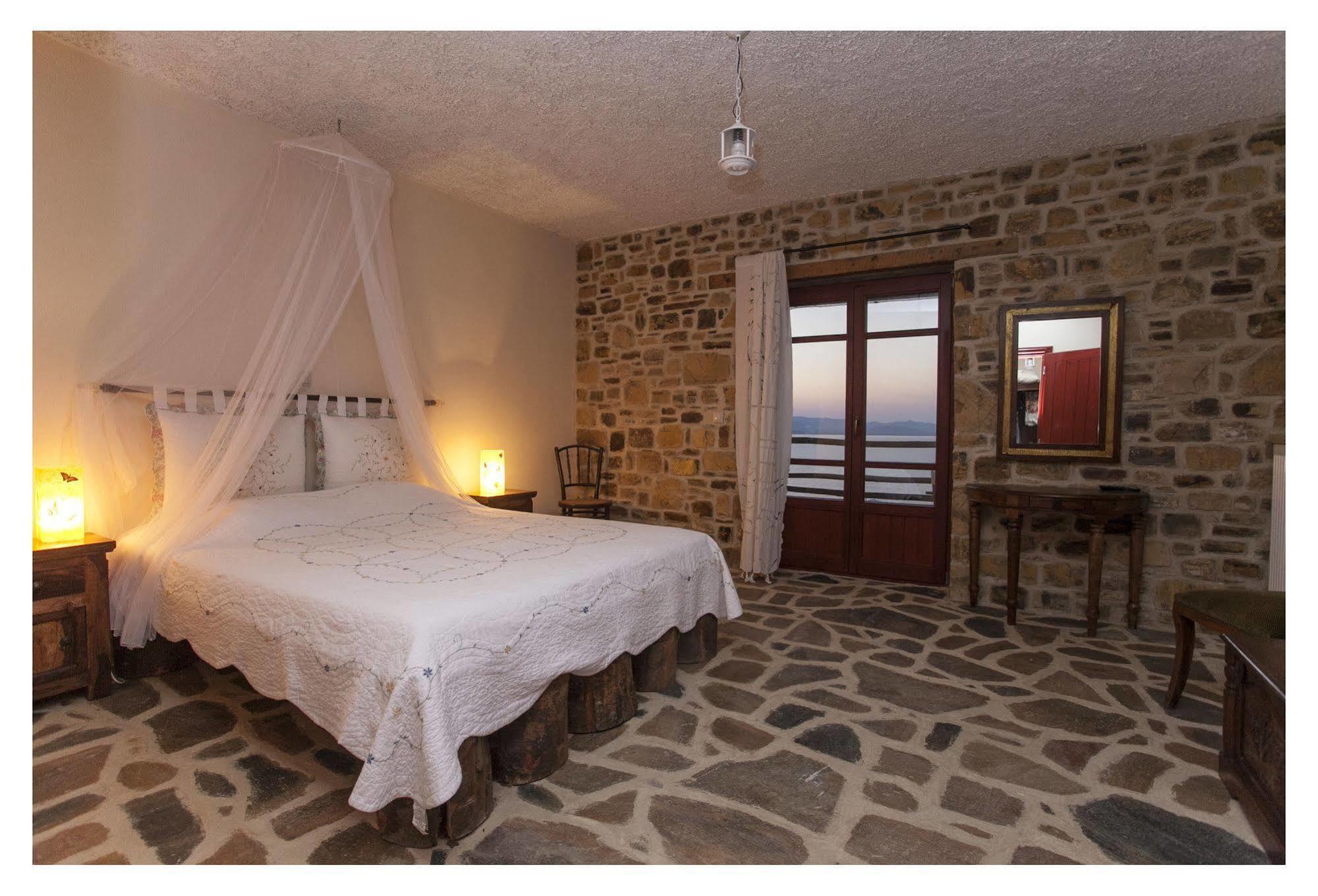 Ethaleia Hotel モウドロス エクステリア 写真